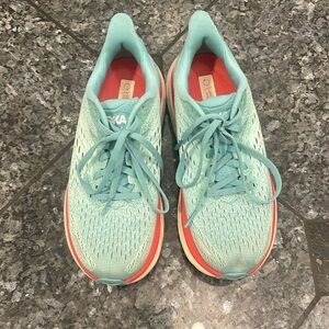 Hoka Clifton 8